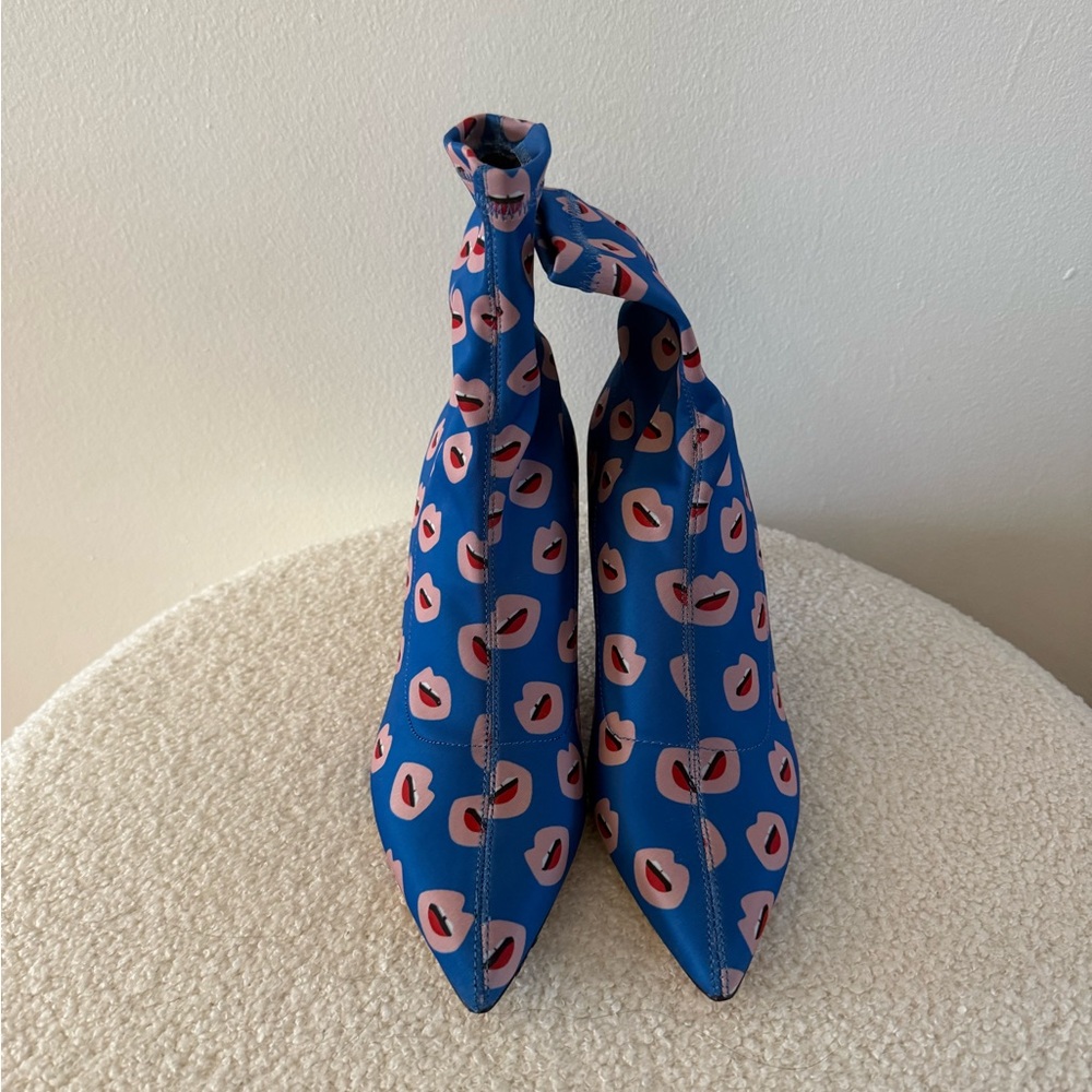 Zara Blue Lip Print Heels